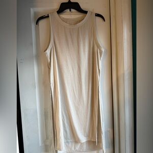 Athletic tunic top with slits
